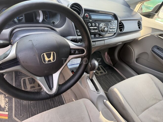 Honda Insight-3
