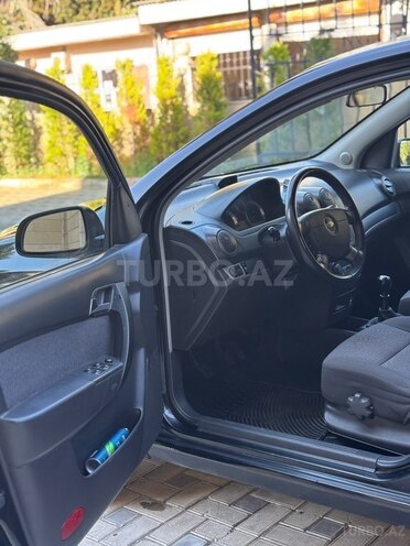 Chevrolet Aveo-16