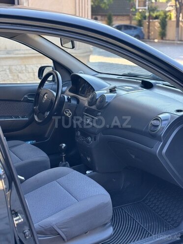 Chevrolet Aveo-10