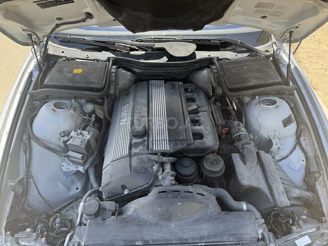 BMW 525-11