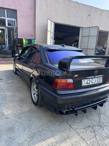 BMW 320-4