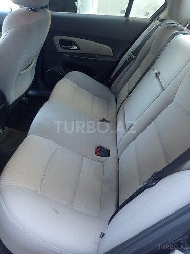 Chevrolet Cruze-11