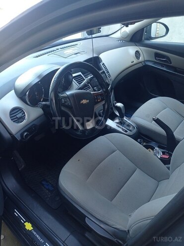 Chevrolet Cruze-10