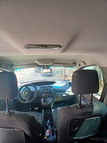 Renault Scenic-8
