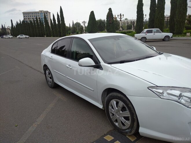 Renault Laguna-5