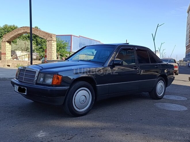 Mercedes 190-2