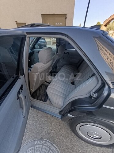 Mercedes 190-8