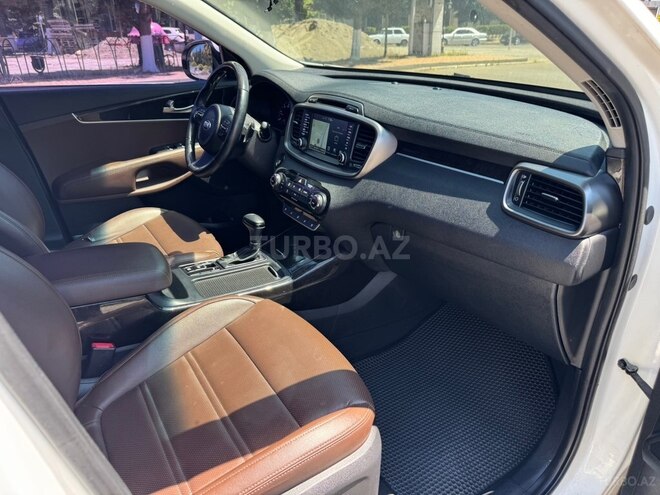 Kia Sorento-12
