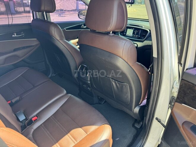 Kia Sorento-13