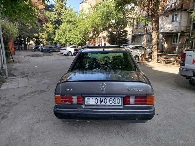Mercedes 190-7