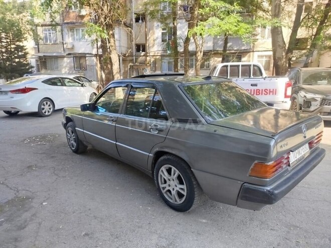 Mercedes 190-14