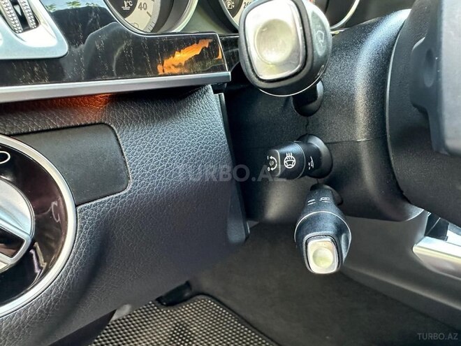 Mercedes E 220-17