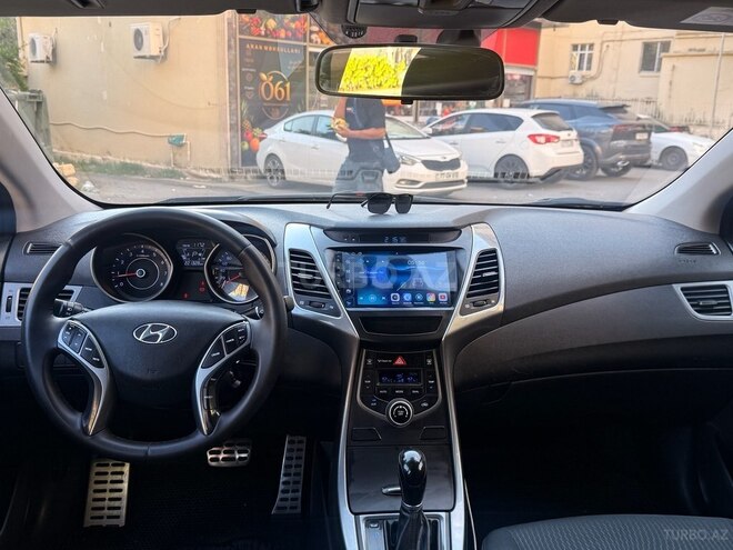 Hyundai Elantra-7
