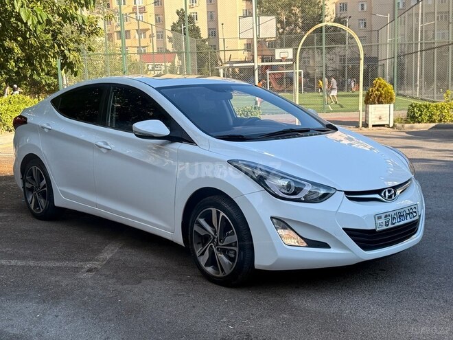 Hyundai Elantra-3