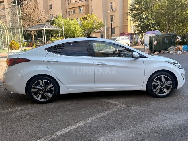Hyundai Elantra-6