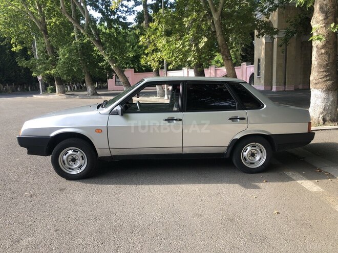 LADA (VAZ) 21099-4