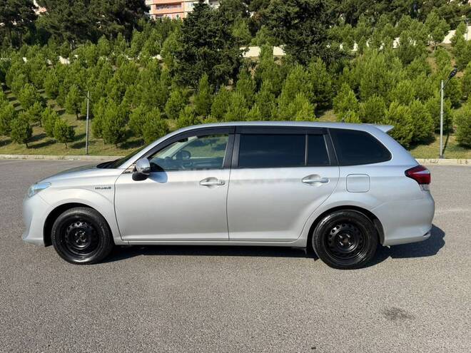 Toyota Corolla Fielder-17