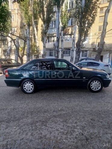 Mercedes C 180-4