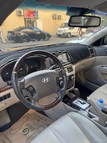 Hyundai Sonata-11