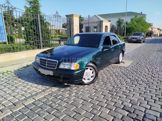 Mercedes C 200-1