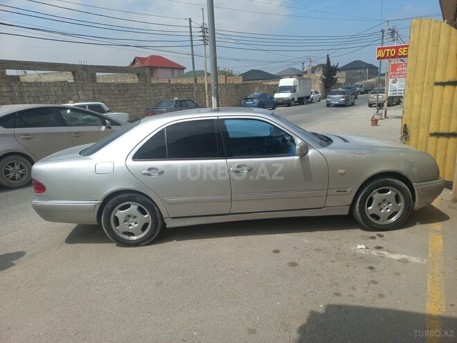 Mercedes E 230-10