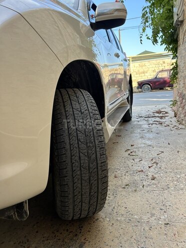 Toyota Land Cruiser Prado-8