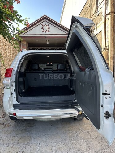 Toyota Land Cruiser Prado-6