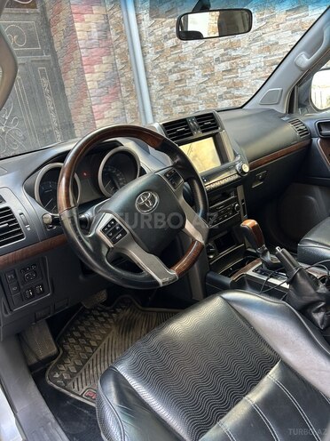 Toyota Land Cruiser Prado-9