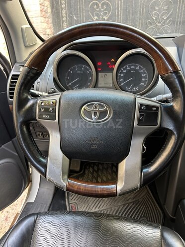 Toyota Land Cruiser Prado-12
