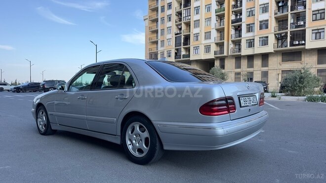 Mercedes E 220-4