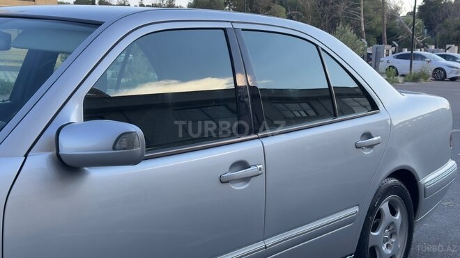 Mercedes E 220-8