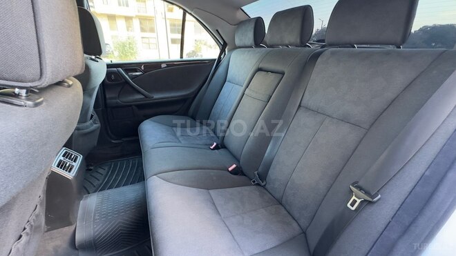 Mercedes E 220-9