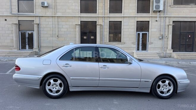 Mercedes E 220-5