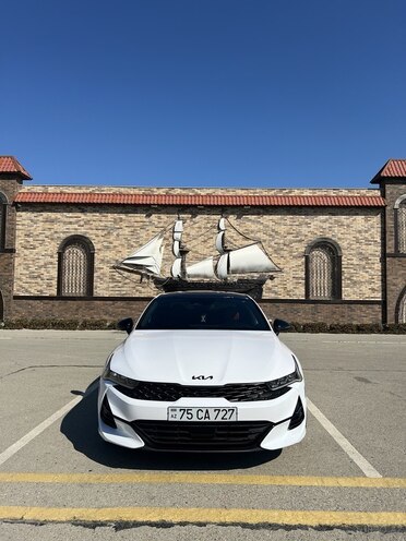Kia K5-1
