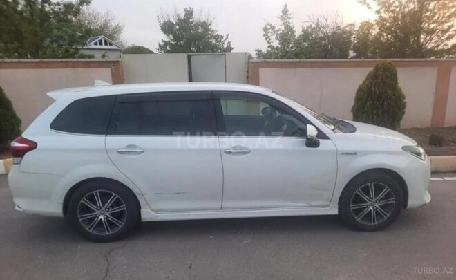 Toyota Corolla Fielder-8