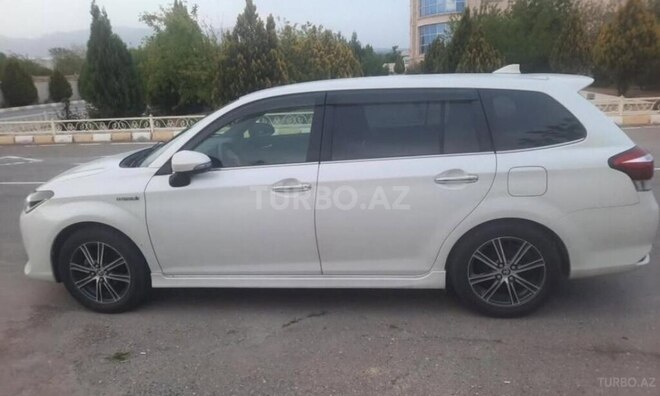 Toyota Corolla Fielder-9