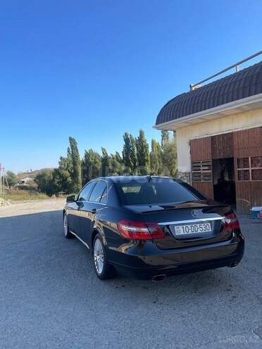 Mercedes E 220-2