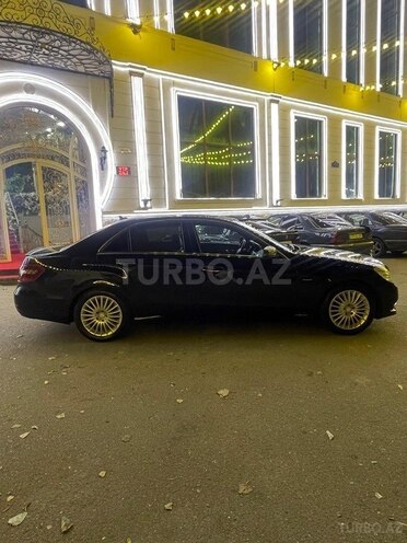 Mercedes E 220-12