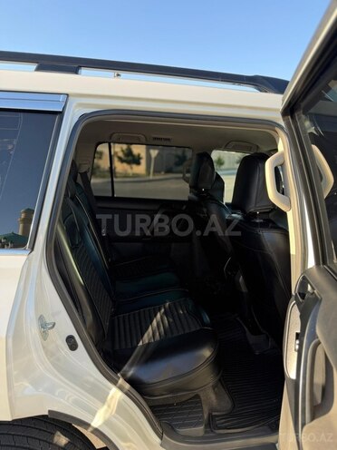 Toyota Land Cruiser Prado-8