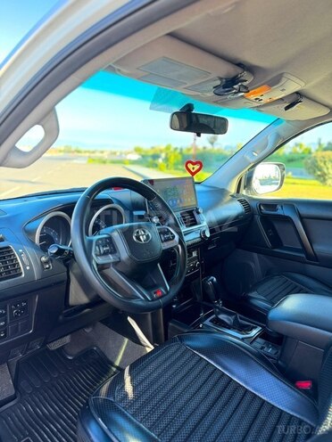 Toyota Land Cruiser Prado-7