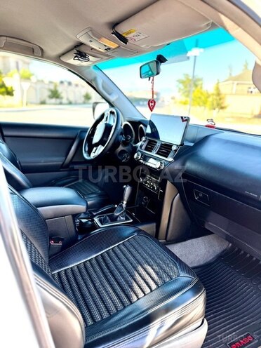 Toyota Land Cruiser Prado-6