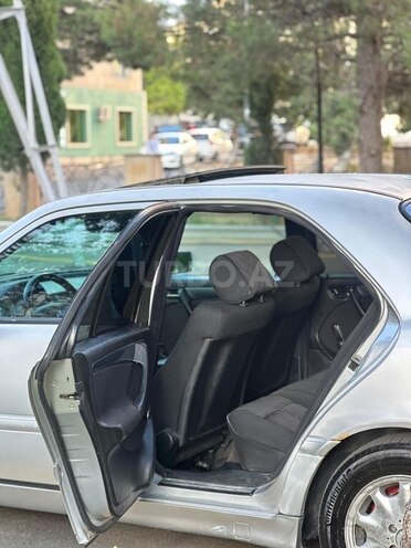Mercedes C 280-9