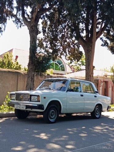 LADA (VAZ) 2107-1