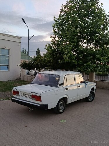 LADA (VAZ) 2107-2