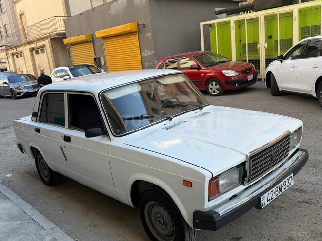 LADA (VAZ) 2107-2