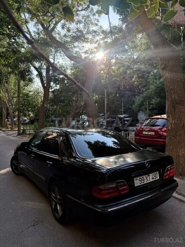 Mercedes E 240-5