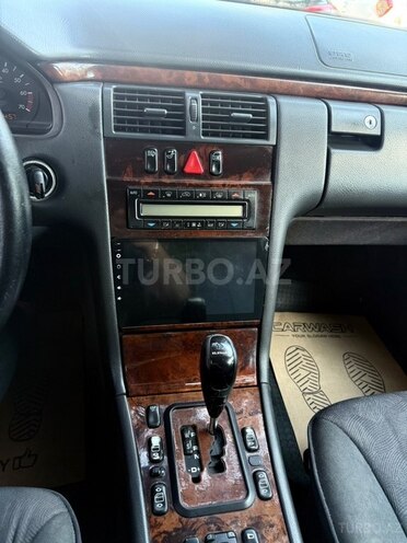 Mercedes E 240-15