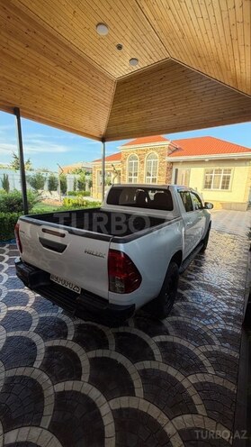 Toyota Hilux-4