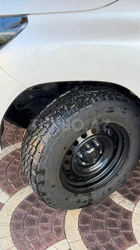 Toyota Hilux-7