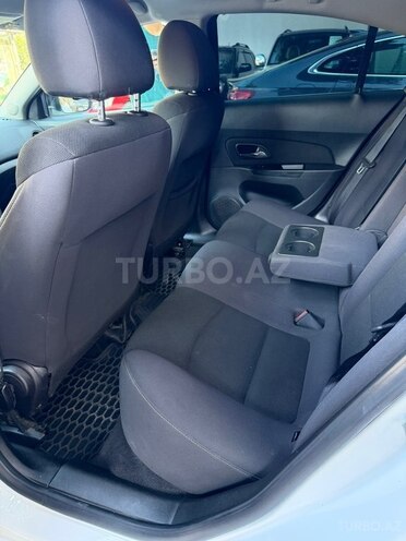 Chevrolet Cruze-11